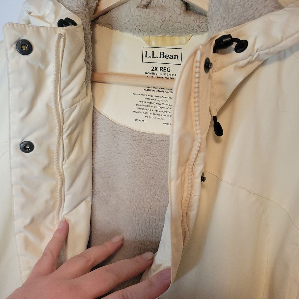 L.L. Bean Women's Winter Warmer Coat - Picture 9 of 16
